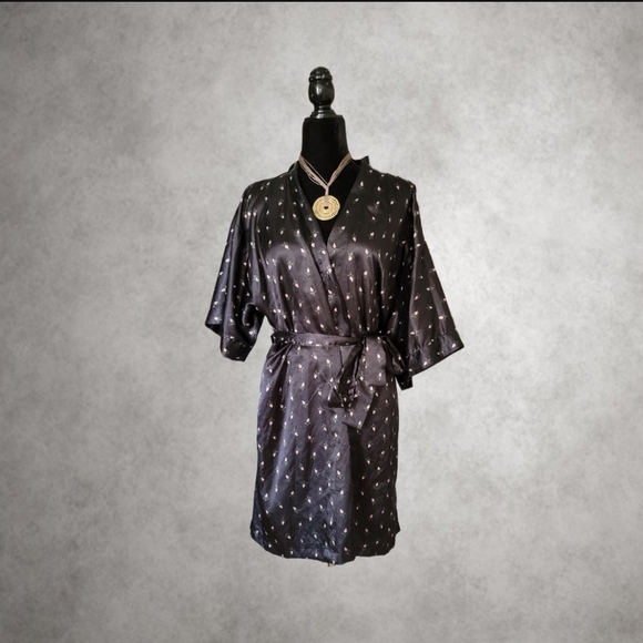 Liz Banks Robe - Picture 5 of 5